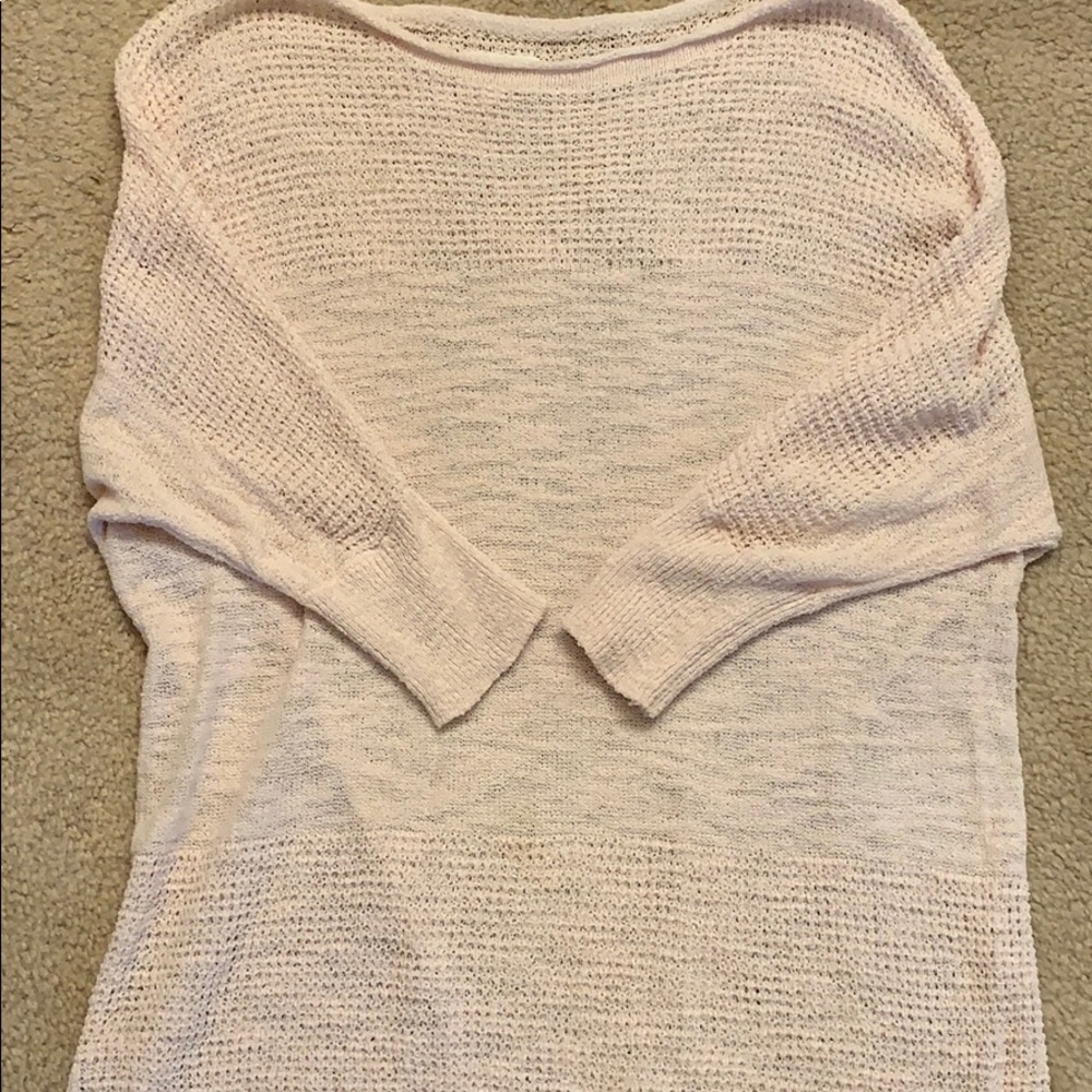 Light pink lightweight sweater great condition